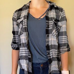 T-shirt & Flannel
